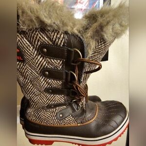 Womens Sorel Snow Boots Size 8.5